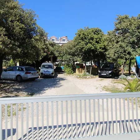 Mare-200 M From The Beach Apartament Mandre