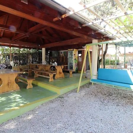 Mare-200 M From The Beach Apartament Mandre