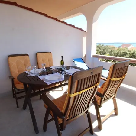 Mare-200 M From The Beach Mandre