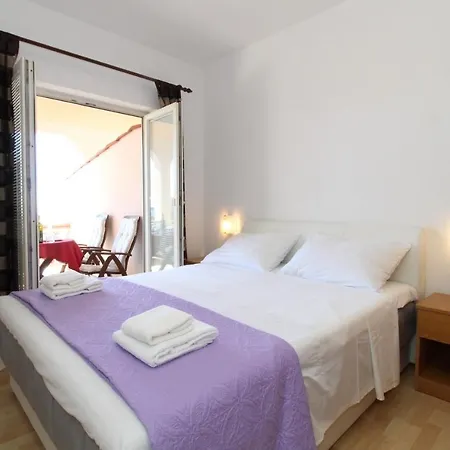 Mare-200 M From The Beach Apartament Mandre