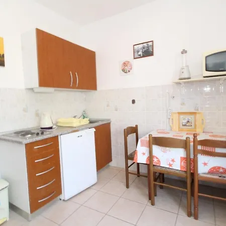 Mare-200 M From The Beach * Mandre