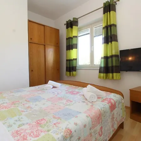 Mare-200 M From The Beach Apartament