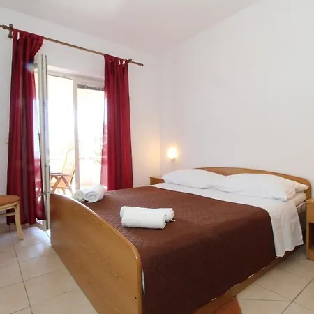Mare-200 M From The Beach *