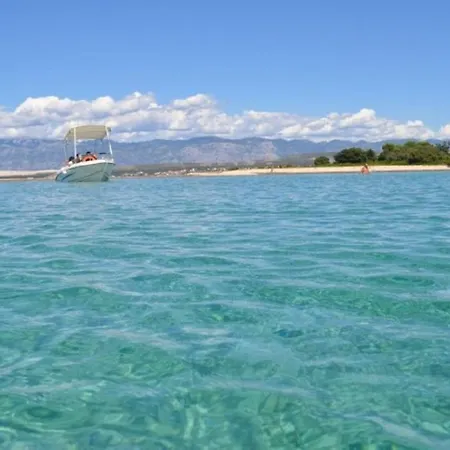 Apartament Mare-200 M From The Beach *